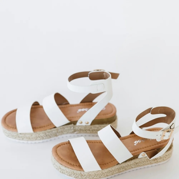 On the Doorstep Espadrille Platform Sandals in White - Picture 9 of 9